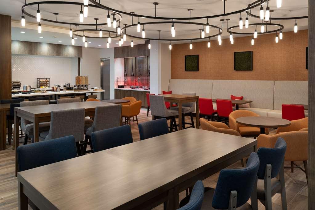 Hilton Garden Inn Visalia, Ca Restaurant photo